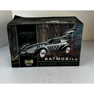 REVELL BATMOBILE.. BATMAN FOREVER.. KIT...1/25 SCALE..PRE-OWNED..IOB